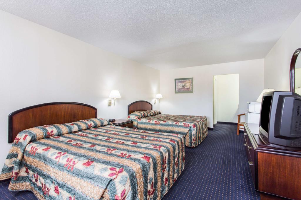Knights Inn Virginia Beach Lynnhaven Екстер'єр фото