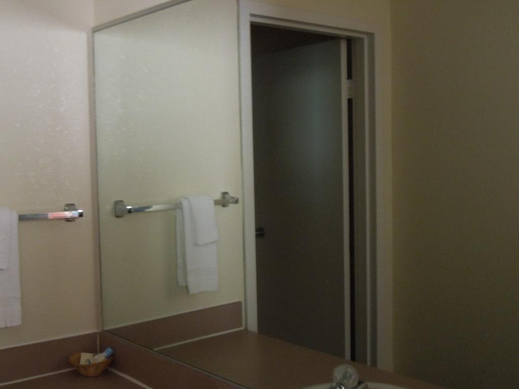 Knights Inn Virginia Beach Lynnhaven Номер фото